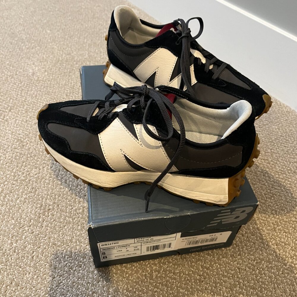 New Balance 327
